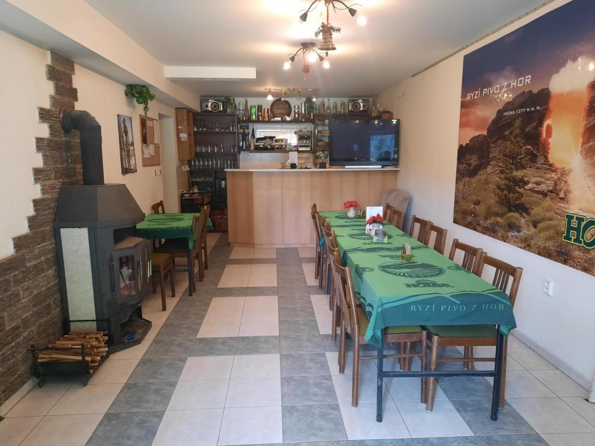 Penzion Pod Paprskem Otel Staré Město Dış mekan fotoğraf